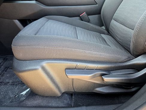 Used 2025 Chevrolet Equinox LT FWD image 23