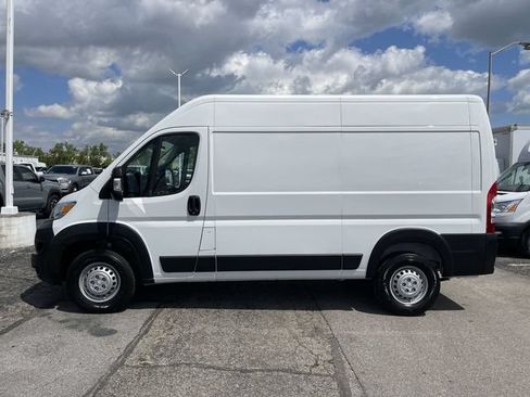 Used 2025 RAM ProMaster 2500 w/ Safety Group FWD image 9