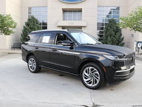 Used 2025 Lincoln Navigator Reserve AWD/4WD image 1