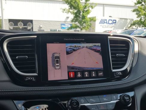 New 2027 Chrysler Pacifica Limited FWD image 27