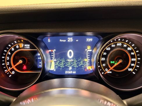 Used 2023 Jeep Gladiator Mojave w/ LED Lighting Group AWD/4WD image 17