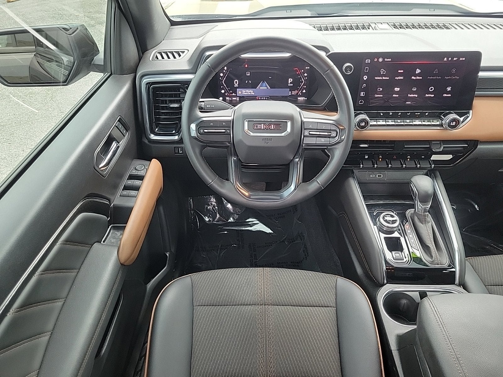 Used 2024 GMC Canyon AT4 w/ Technology Package AWD/4WD image 16