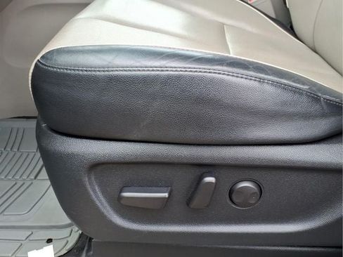 Used 2020 Kia Sedona EX FWD image 16