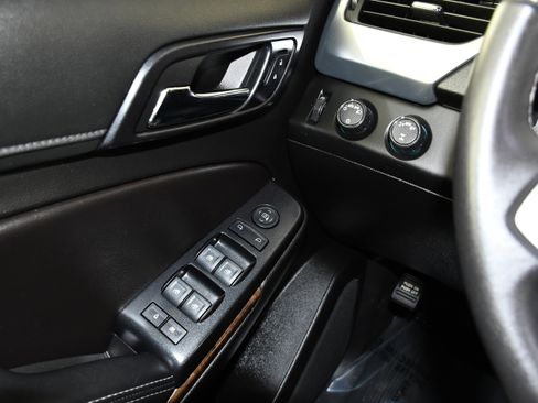 Used 2018 Chevrolet Tahoe LS AWD/4WD image 33