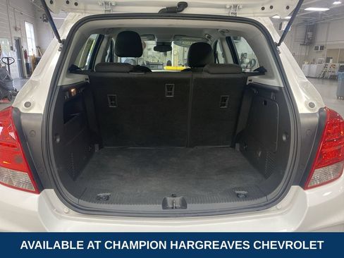 Used 2018 Chevrolet Trax LS AWD/4WD image 34