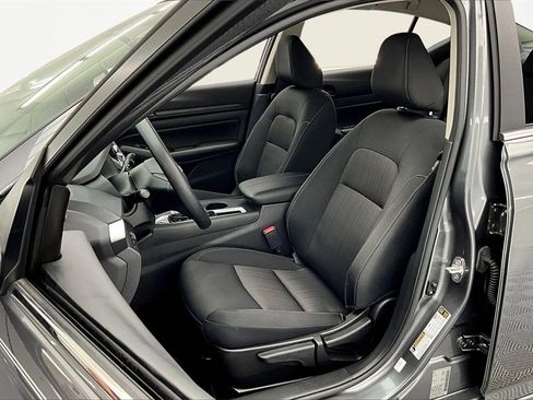 Used 2024 Nissan Altima 2.5 S image 25