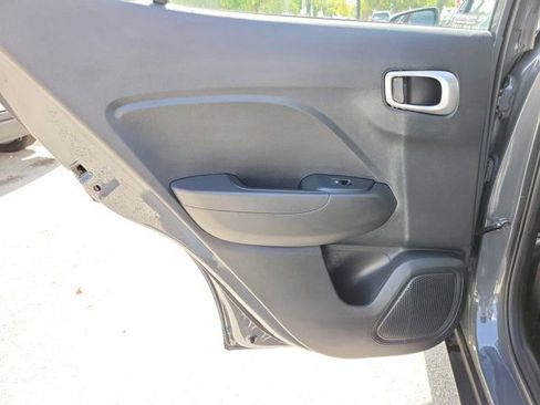 Certified 2024 Hyundai Venue SEL FWD image 10