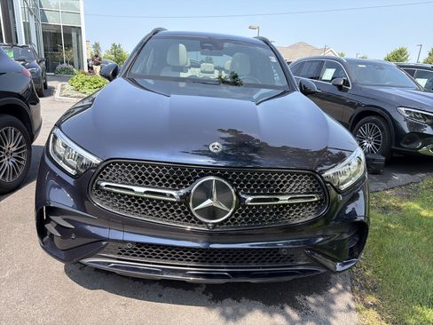 Used 2023 Mercedes-Benz GLC 300 4MATIC image 3
