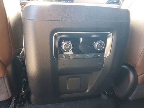 New 2026 Chevrolet Suburban High Country image 14