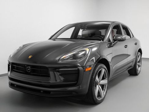 Used 2025 Porsche Macan image 6
