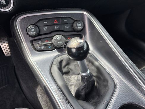 Used 2015 Dodge Challenger R/T Plus RWD image 31