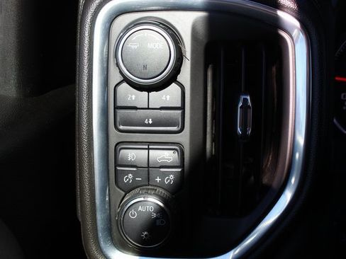 Used 2022 Chevrolet Silverado 2500 LT w/ Convenience Package image 16