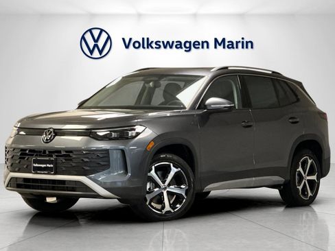 New 2026 Volkswagen Tiguan SE image 1