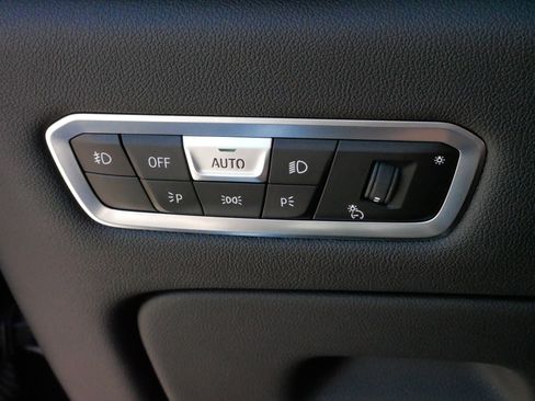 Used 2019 BMW X5 xDrive50i w/ M Sport Package image 25