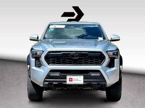 Used 2024 Toyota Tacoma TRD Off-Road w/ TRD Off Road Upgrade Package AWD/4WD image 3