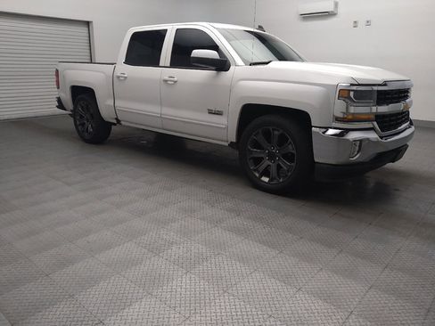 Used 2017 Chevrolet Silverado 1500 LT w/ Texas Edition RWD image 11