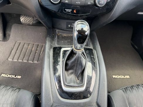 Used 2019 Nissan Rogue SV FWD image 30