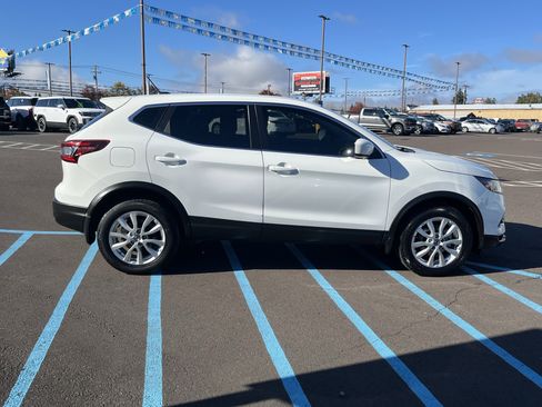 Used 2022 Nissan Rogue Sport S image 6