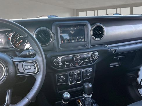 Used 2023 Jeep Gladiator Sport AWD/4WD image 10