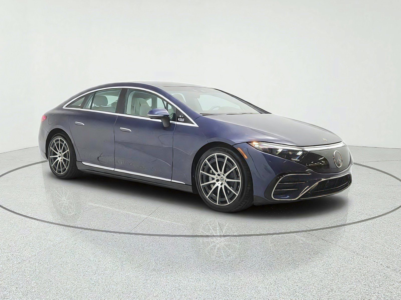 Used 2023 Mercedes-Benz EQS 580 4MATIC Sedan image 3