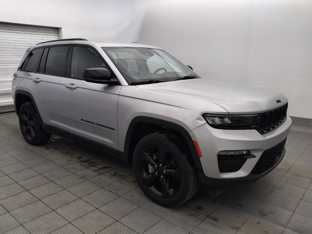 Used 2023 Jeep Grand Cherokee Limited w/ Black Appearance Package RWD image 11