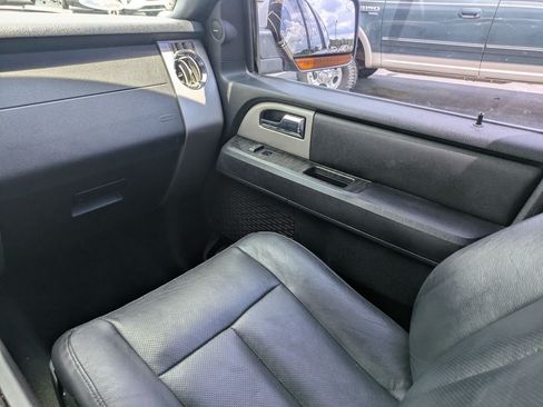 Used 2017 Ford Expedition Limited w/ Equipment Group 301A RWD image 20