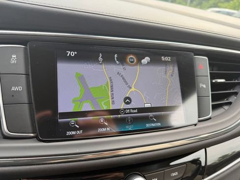 Used 2018 Buick Enclave Essence AWD/4WD image 20