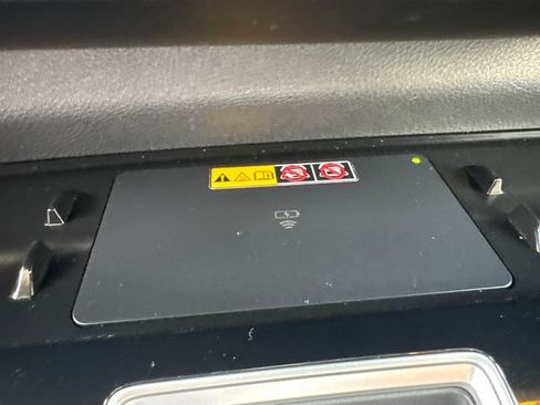 Used 2025 Toyota Sienna Platinum image 41