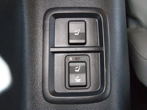 Used 2012 Toyota Sequoia Platinum AWD/4WD image 39