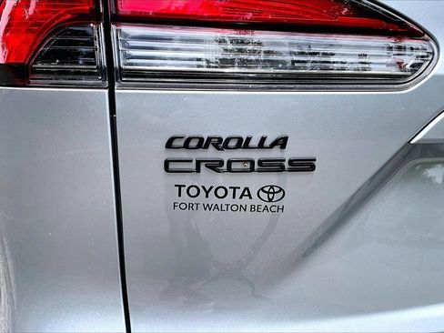 Used 2024 Toyota Corolla Cross AWD Hybrid w/ Convenience Package image 27