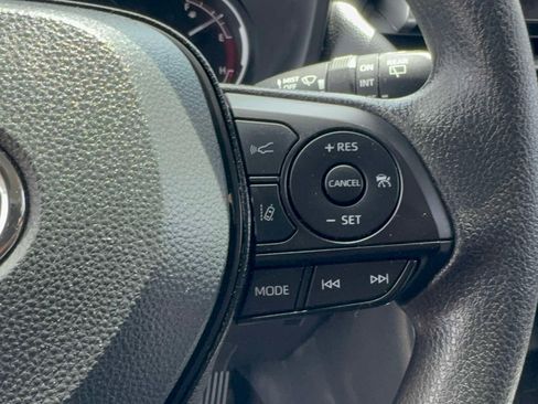 Used 2025 Toyota RAV4 XLE FWD image 14