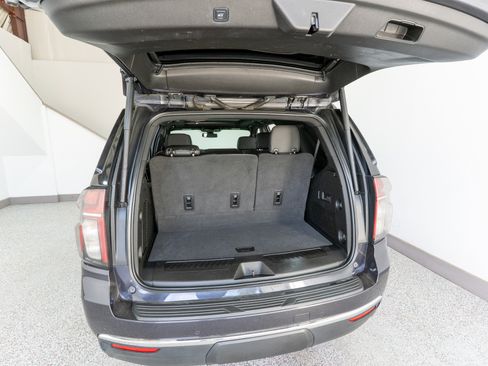 Used 2022 Chevrolet Tahoe LT w/ Luxury Package image 32