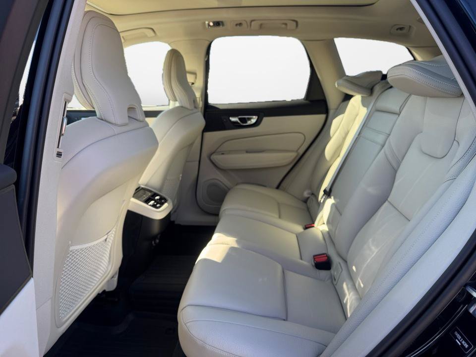 Used 2020 Volvo XC60 T5 Inscription w/ Protection Package Premier FWD image 12