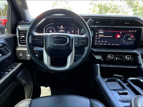 Used 2024 GMC Sierra 3500 Denali w/ Denali Reserve Package AWD/4WD image 10