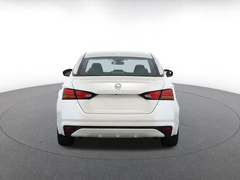 Used 2025 Nissan Altima 2.5 SV FWD image 8