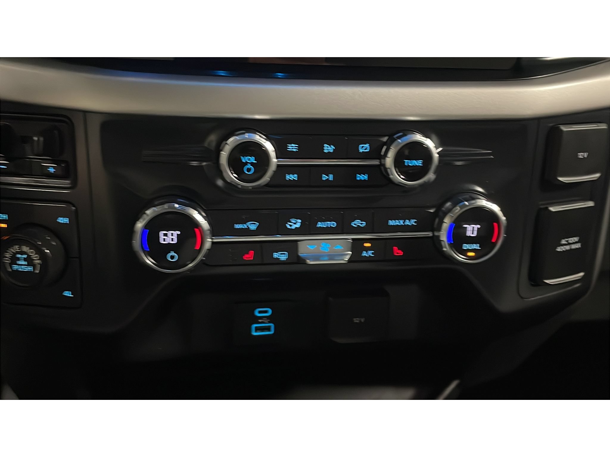 Used 2021 Ford F150 XLT w/ Equipment Group 302A High AWD/4WD image 13