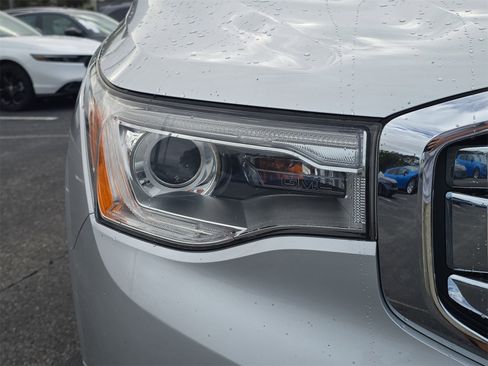 Used 2019 GMC Acadia Denali image 7