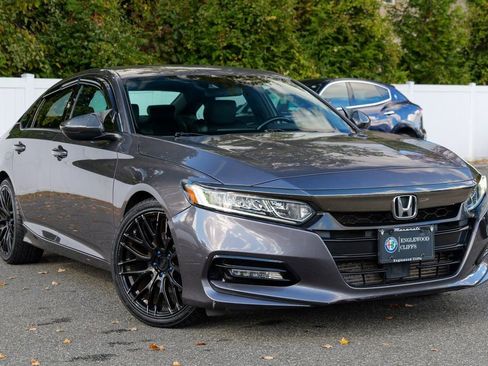 Used 2018 Honda Accord Sport image 1