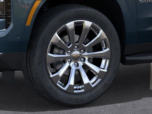 New 2026 Chevrolet Suburban Premier w/ Sun And Tow Package AWD/4WD image 9