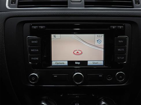 Used 2013 Volkswagen Jetta SEL image 23