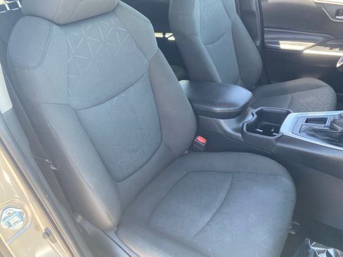Used 2024 Toyota RAV4 XLE FWD image 9