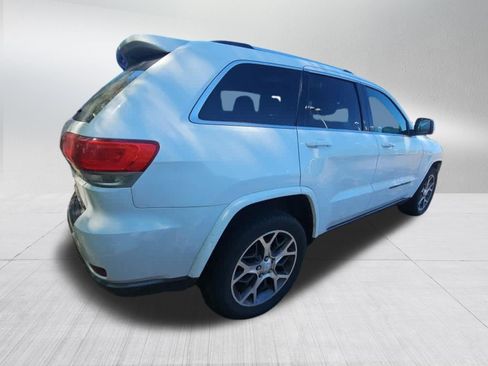 Used 2018 Jeep Grand Cherokee Limited AWD/4WD image 4