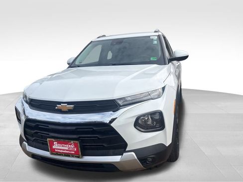 Certified 2022 Chevrolet TrailBlazer LT w/ Convenience Package image 4
