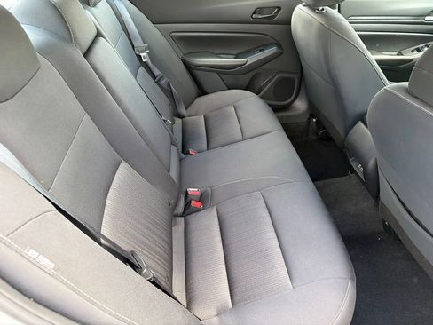 Used 2025 Nissan Altima 2.5 SV FWD image 15