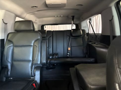 Used 2019 Chevrolet Suburban Premier AWD/4WD image 22