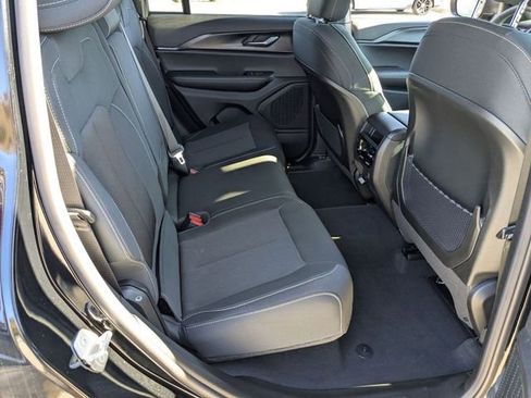 New 2025 Jeep Grand Cherokee Laredo RWD image 37