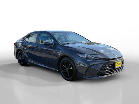 Used 2025 Toyota Camry LE FWD image 7