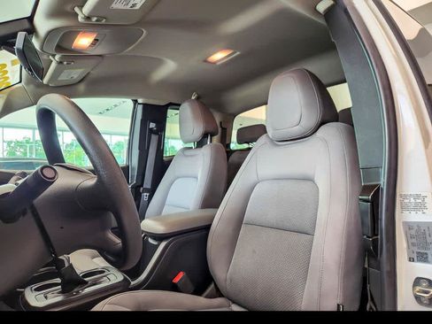 Used 2022 Chevrolet Colorado W/T RWD image 9