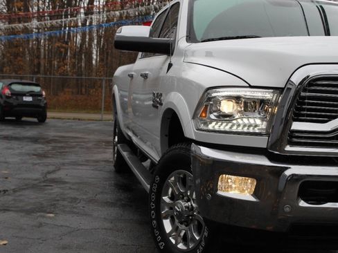 Used 2018 RAM 2500 Laramie w/ Snow Chief Group AWD/4WD image 4