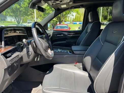 Used 2023 Cadillac Escalade ESV Premium Luxury AWD/4WD image 12